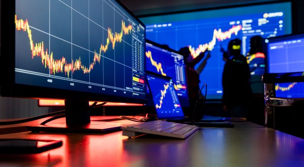 img:“Uptober” e “moonvember”: devo comprar criptomoedas agora?